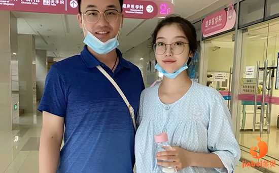 黄浦代生在线咨询_助孕咨询：在上海公立医院可以做第三代试管婴儿生双胞胎